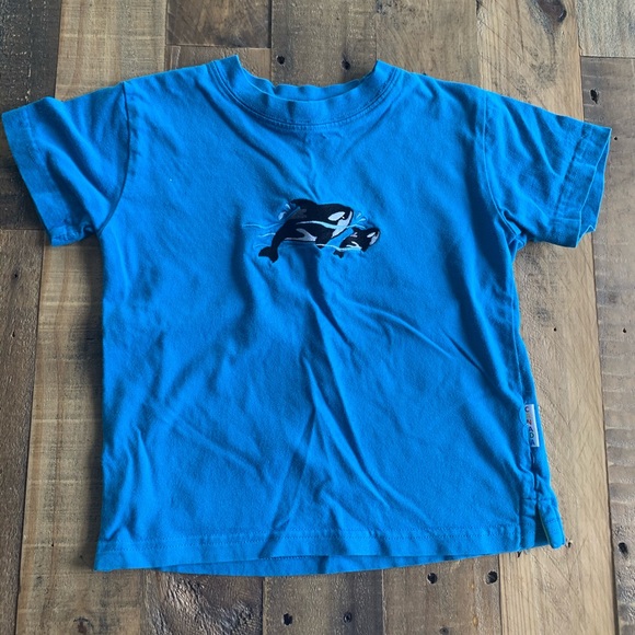 3 for $15 / Blue Orcha Embroidered T-Shirt (2) - Picture 1 of 3